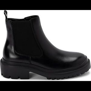 Blondo Chelsea Cayla boot. Great condition. Only warn a few times.